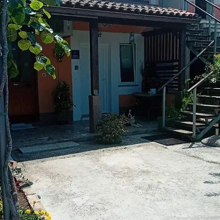 Sweet With Free Parking Pula